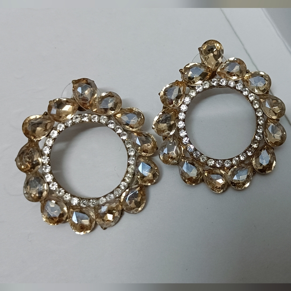 Earrings - Picture 2 of 7